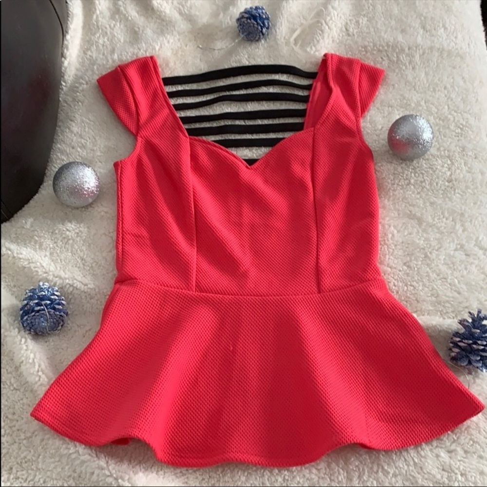 Studio Y shirt size small